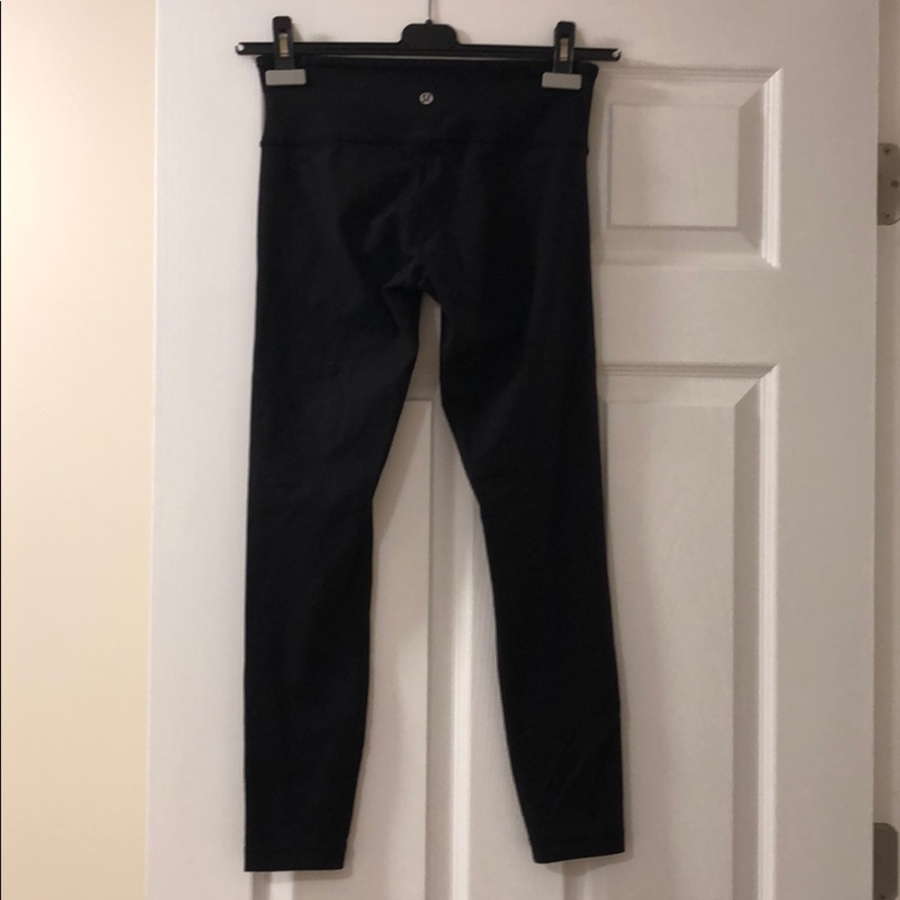 Lulu Lemon black leggings size 6